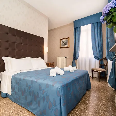 Ca' Lavezzera 4* ונציה